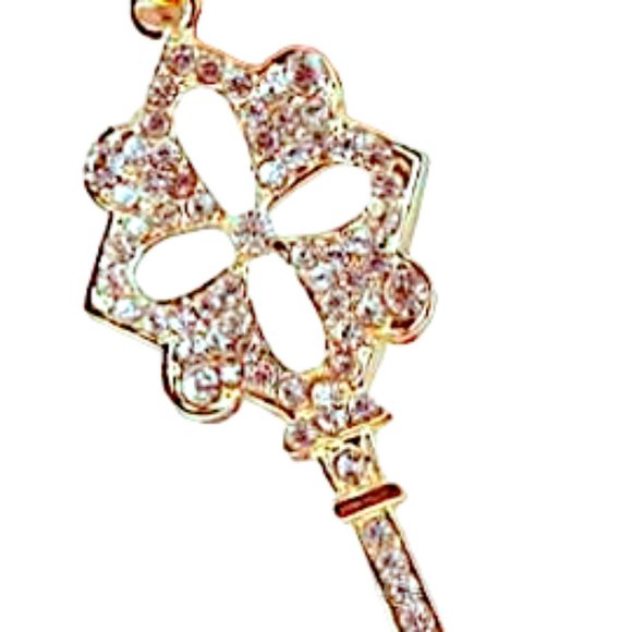 Beautiful Sparkly White Crystal Rhinestone KEY Pendant 24"-26" Goldtone Necklace - Picture 6 of 8